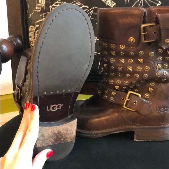 UGG Brown Boots Gold Stud Leather with Shearling Warm Footbed Size EUR 38 US 7.5 - Picture 3 of 5
